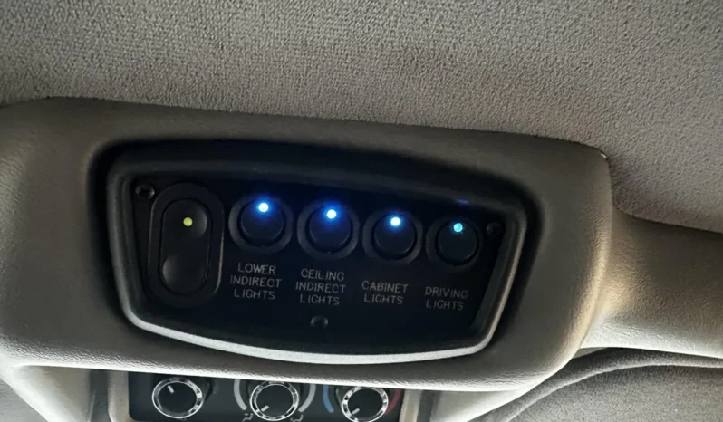 
								2008 GMC Savana 1500 AWD Conversion Van full									