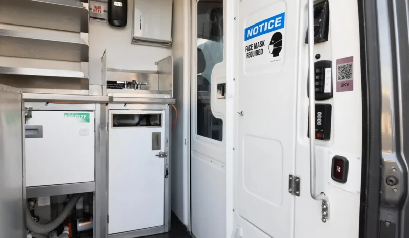 
								2021 Mercedes-Benz Sprinter 4500 Mobile Kitchen full									