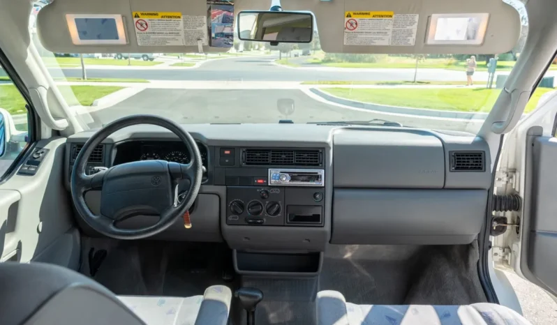 
								1997 Volkswagen EuroVan Winnebago Industries Camper full									