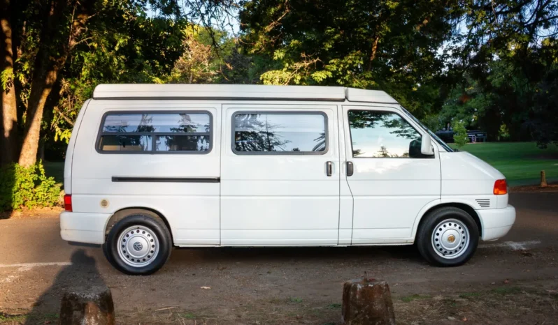 
								2001 Volkswagen EuroVan Winnebago Camper full									