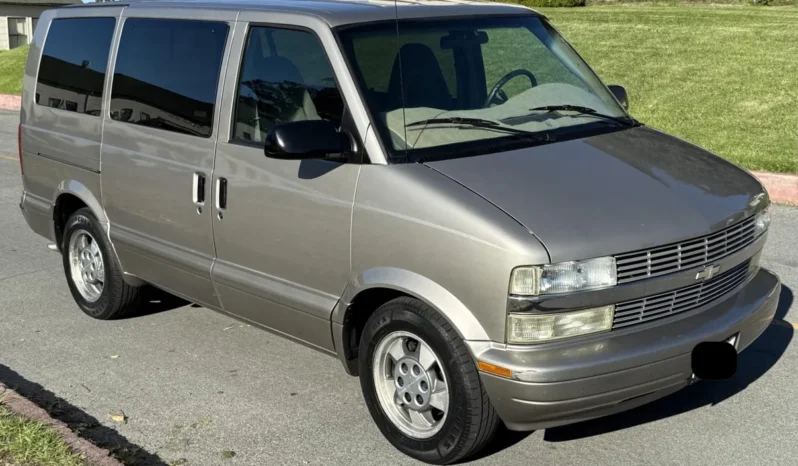 
								2003 Chevrolet Astro AWD full									