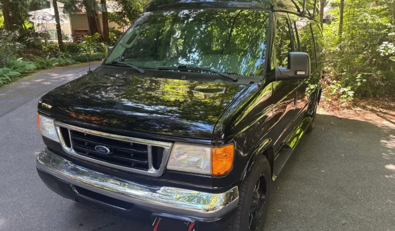 
								2007 Ford E-250 Super Duty Luxury Conversion Van full									