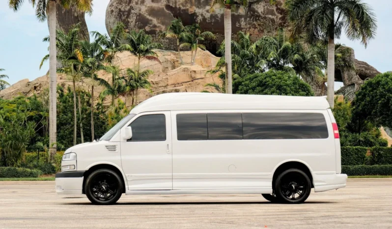 
								2013 GMC Savana G2500 Explorer Conversion Van full									