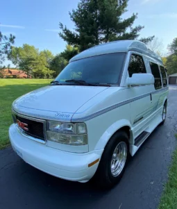 
										1995 GMC Safari AWD Conversion Van full									