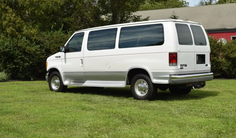 
								1997 Ford E-350 Club Wagon Chateau 7.3L Power Stroke full									