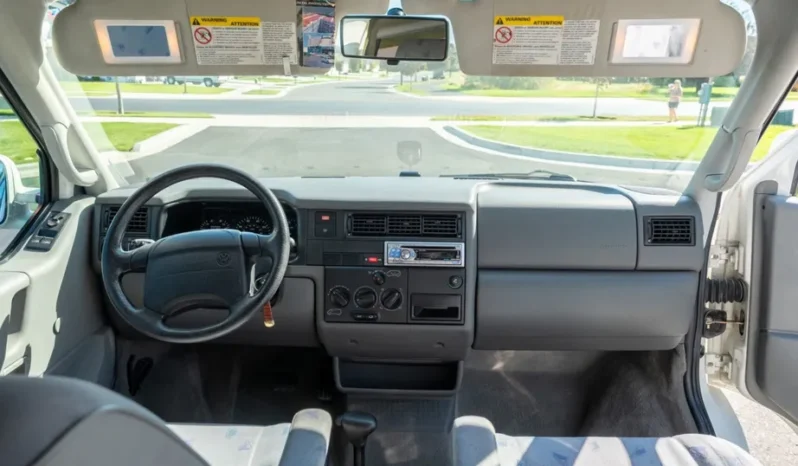 
								1997 Volkswagen EuroVan Winnebago Industries Camper full									