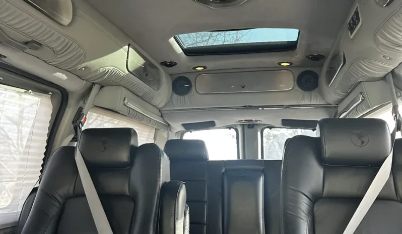 
								2008 GMC Savana 1500 AWD Conversion Van full									