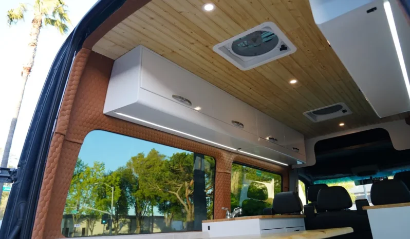 
								2013 Mercedes-Benz Sprinter 2500 Camper Conversion full									