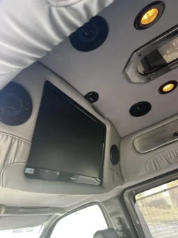 
										2008 GMC Savana 1500 AWD Conversion Van full									