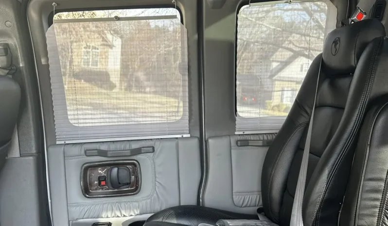 
								2008 GMC Savana 1500 AWD Conversion Van full									