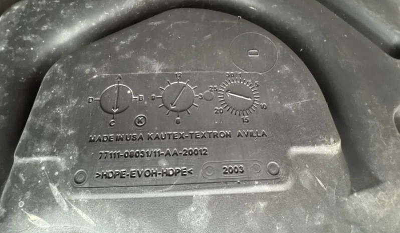 
								2004 Toyota Sienna XLE full									