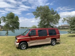 
										2001 Ford Econoline E-350 Super Duty Waldoch Conversion Van full									