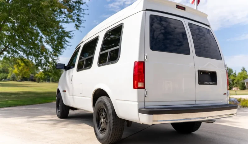 
								1994 Chevrolet Astro EXT Conversion Van full									