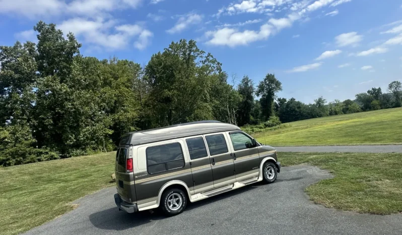 
								2002 Chevrolet Express G1500 Sherrod Conversion Van full									