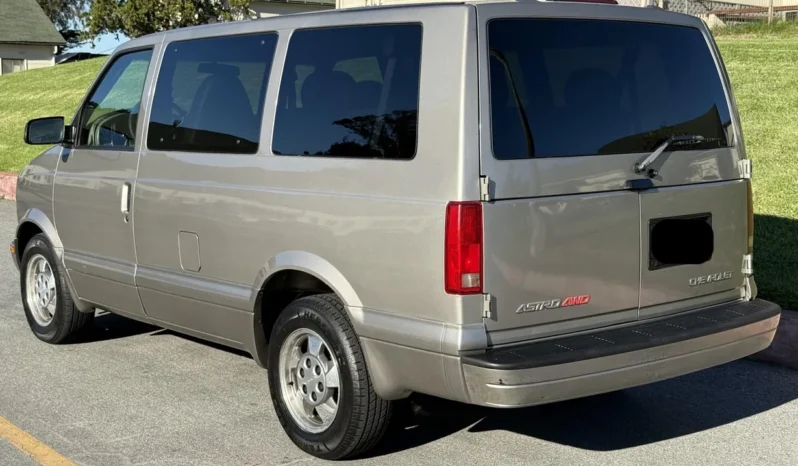 
								2003 Chevrolet Astro AWD full									
