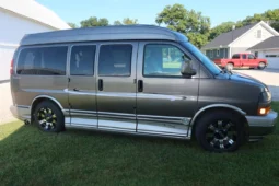
										2004 GMC Savana 1500 Explorer Limited S Conversion Van full									