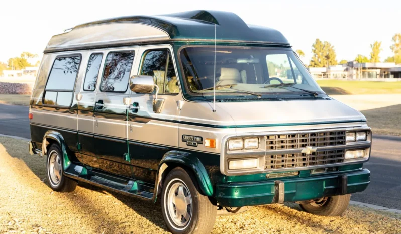 
								1995 Chevrolet G20 Conversion Van full									
