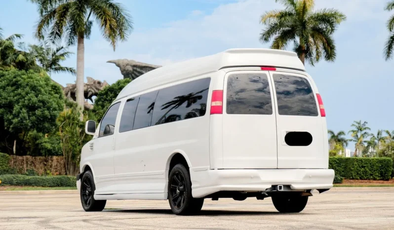 
								2013 GMC Savana G2500 Explorer Conversion Van full									