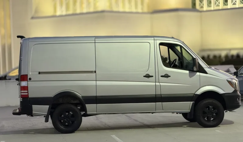 
								2015 Mercedes-Benz Sprinter 2500 4×4 Cargo Van full									